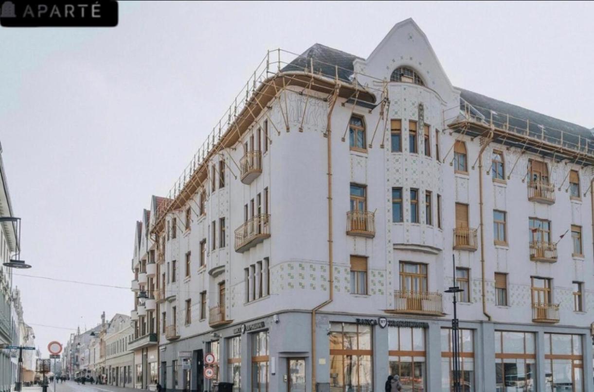 Aparte, Ultracentral Apartament In Moskovits Palace Oradea Exteriör bild